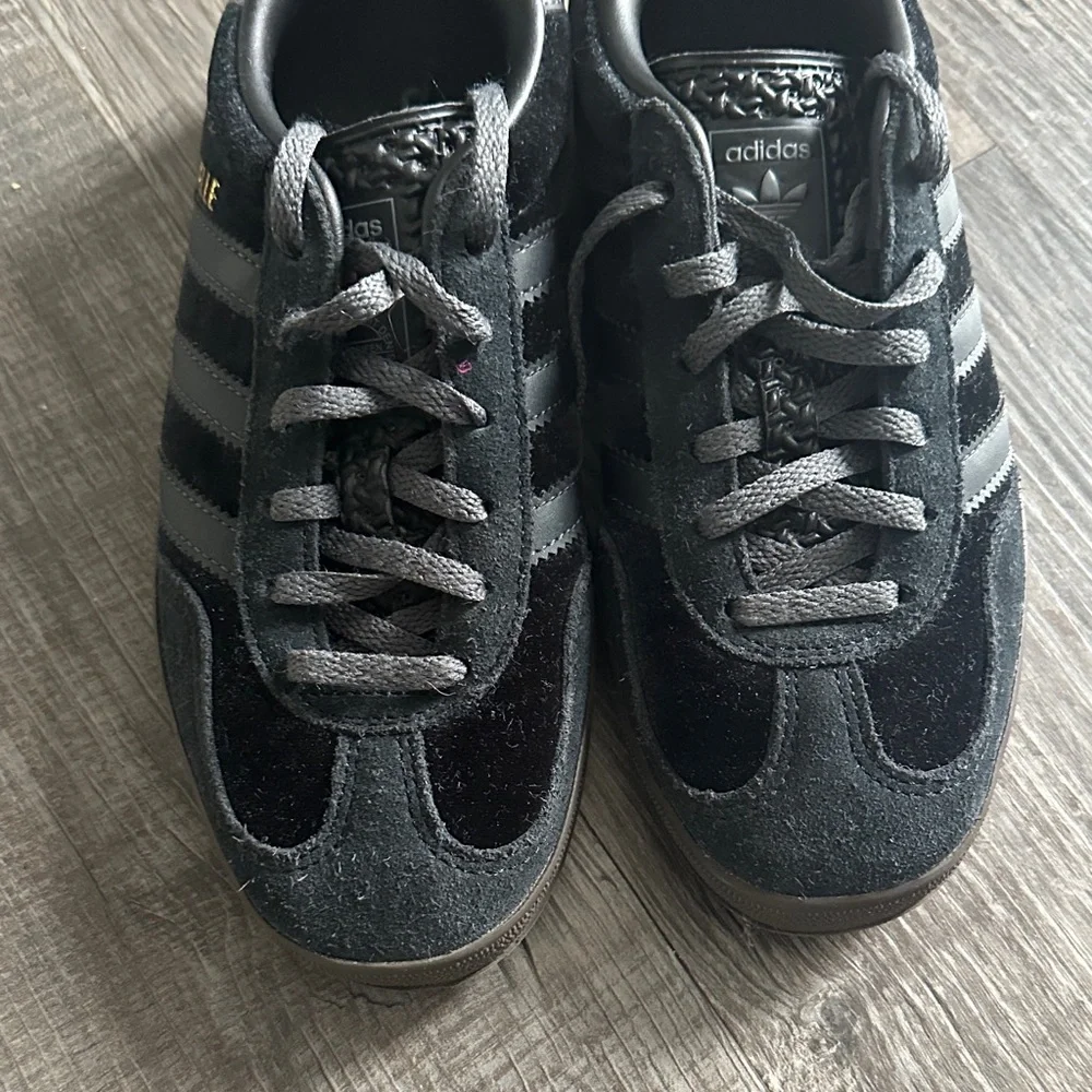 Adidas Black Gazelle women’s size 5 black velvet and suede - Picture 8 of 11